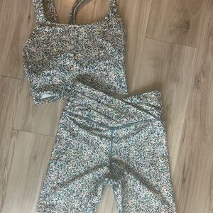 Floral Active Crop Top & High-Waist shorts Set